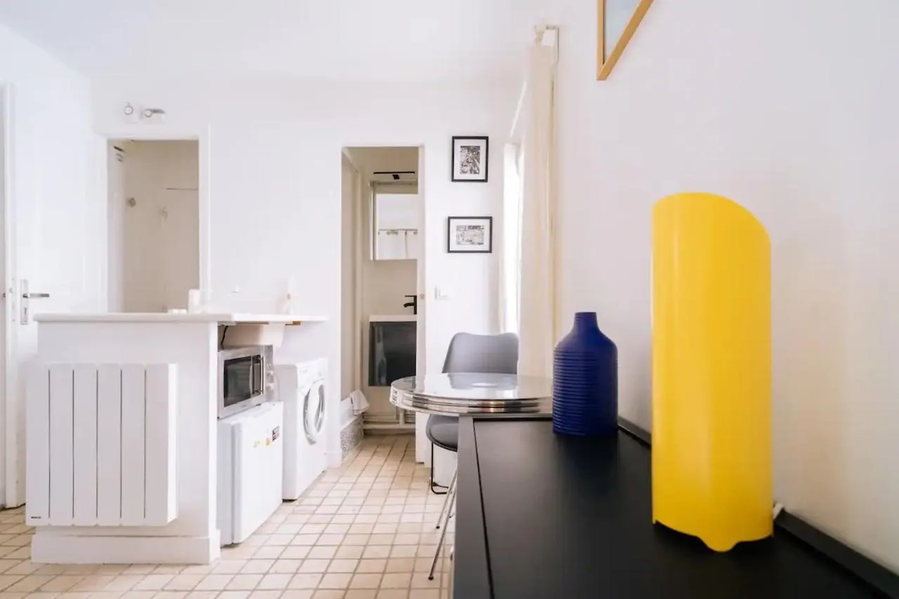 Unique And Bright Studio Apartment In Parigi Francia