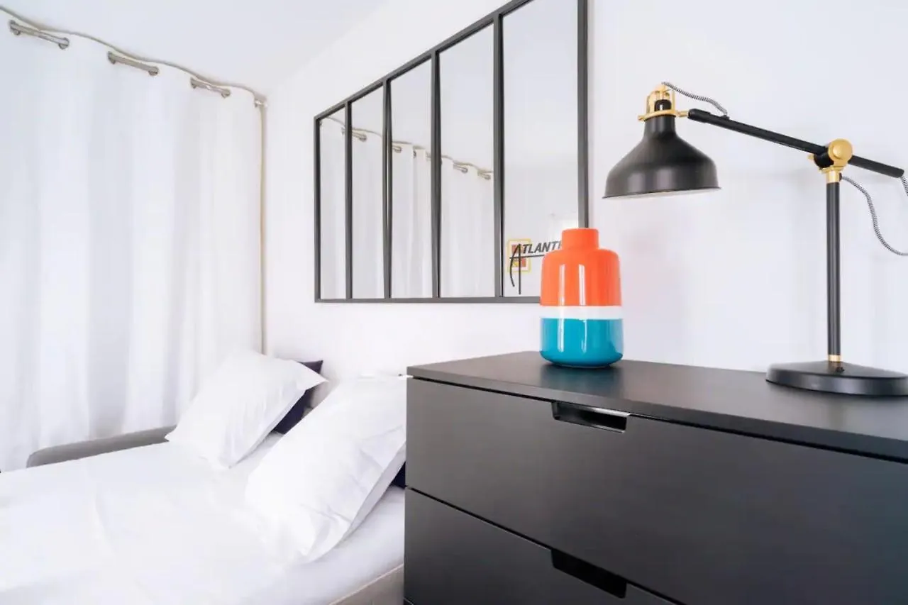 Unique And Bright Studio Apartment In Paris