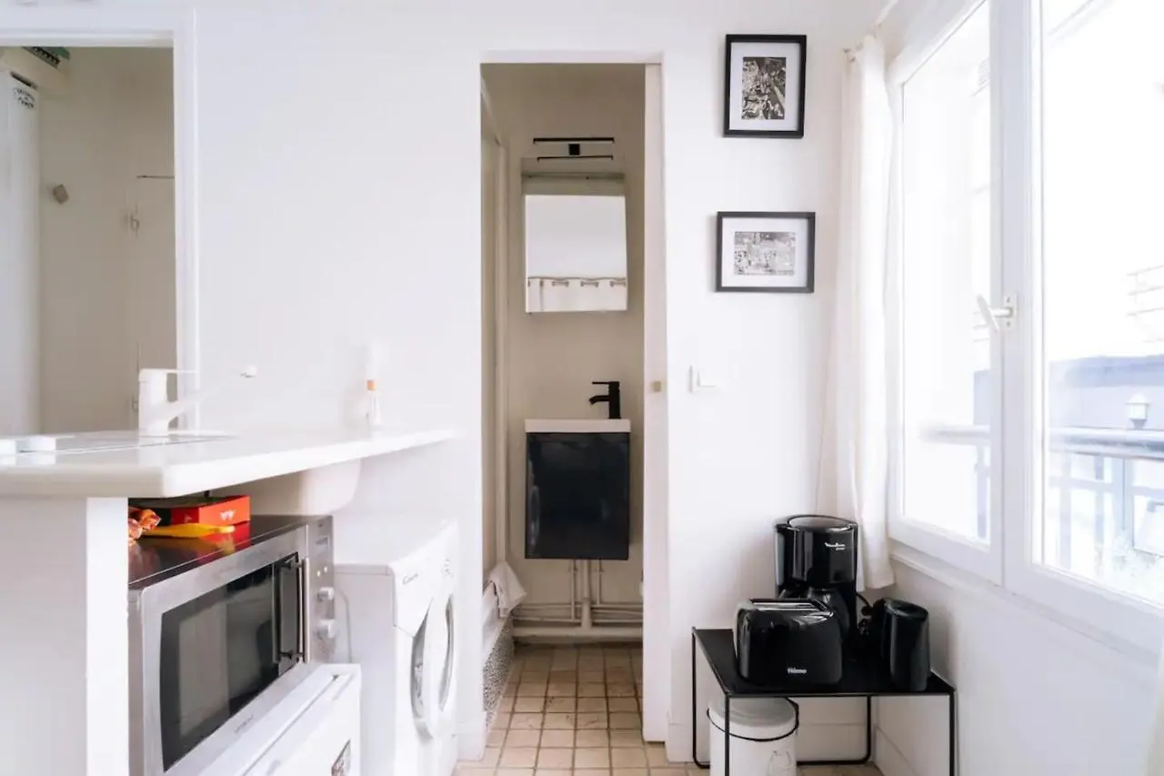 Unique And Bright Studio Apartment In Paris 0*,  France