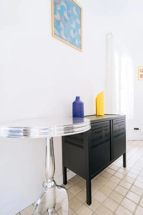Unique And Bright Studio Apartment In Paříž Francie