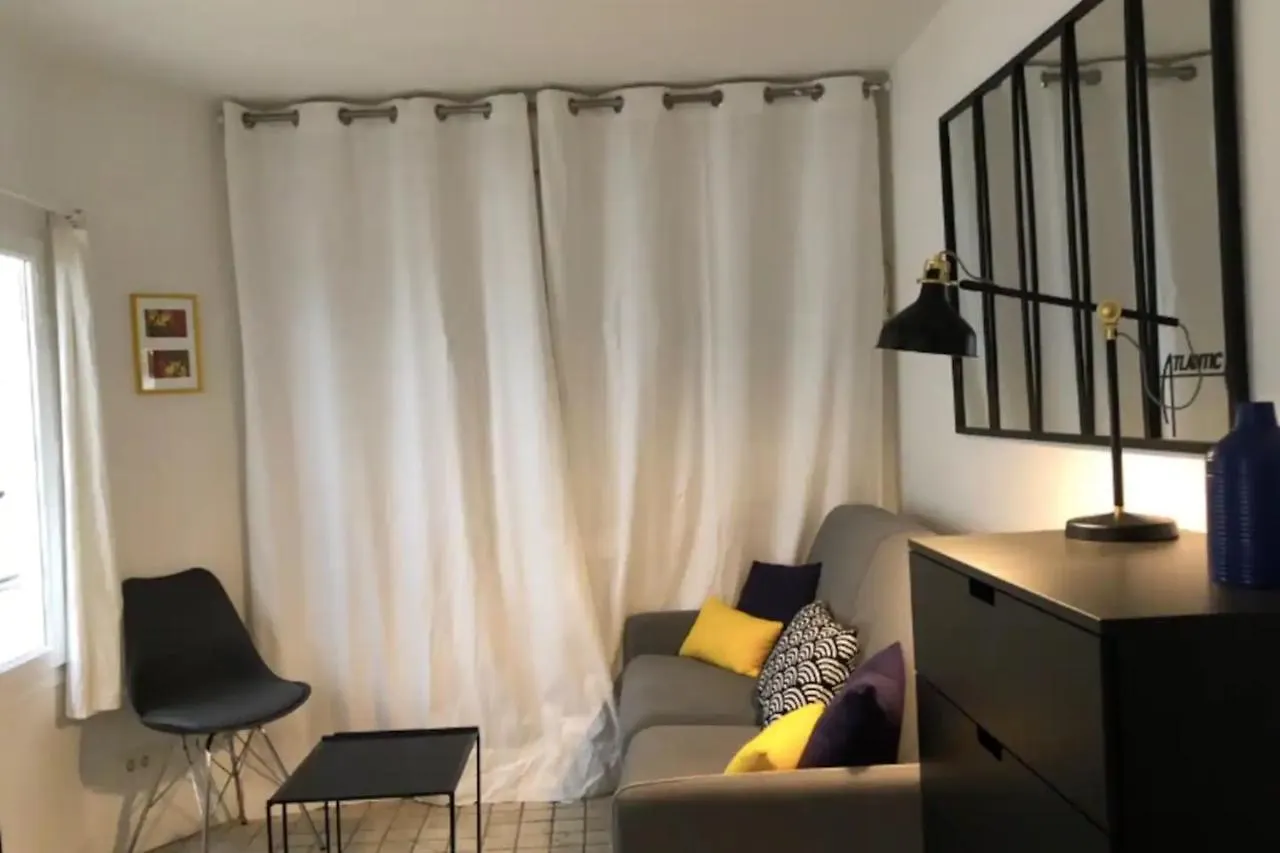 Unique And Bright Studio Apartment In Paříž Francie